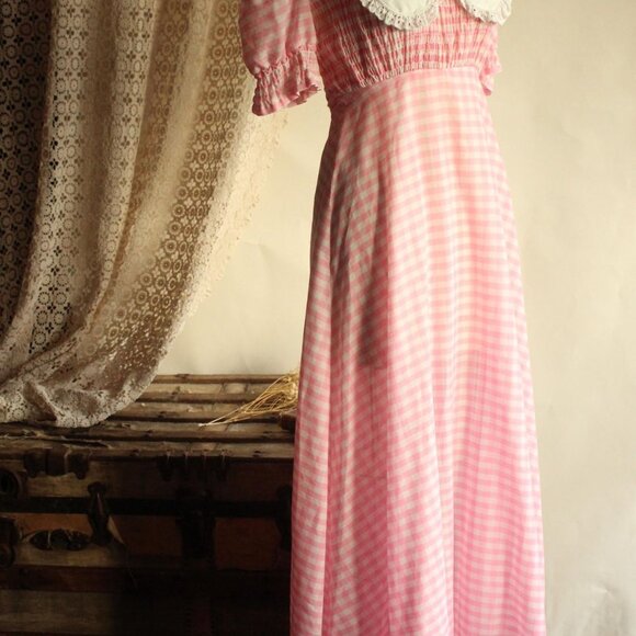 Vintage 1960s 1970s Dress, Pink and White Gingham Maxidress withBbig Lace Collar - Picture 7 of 14
